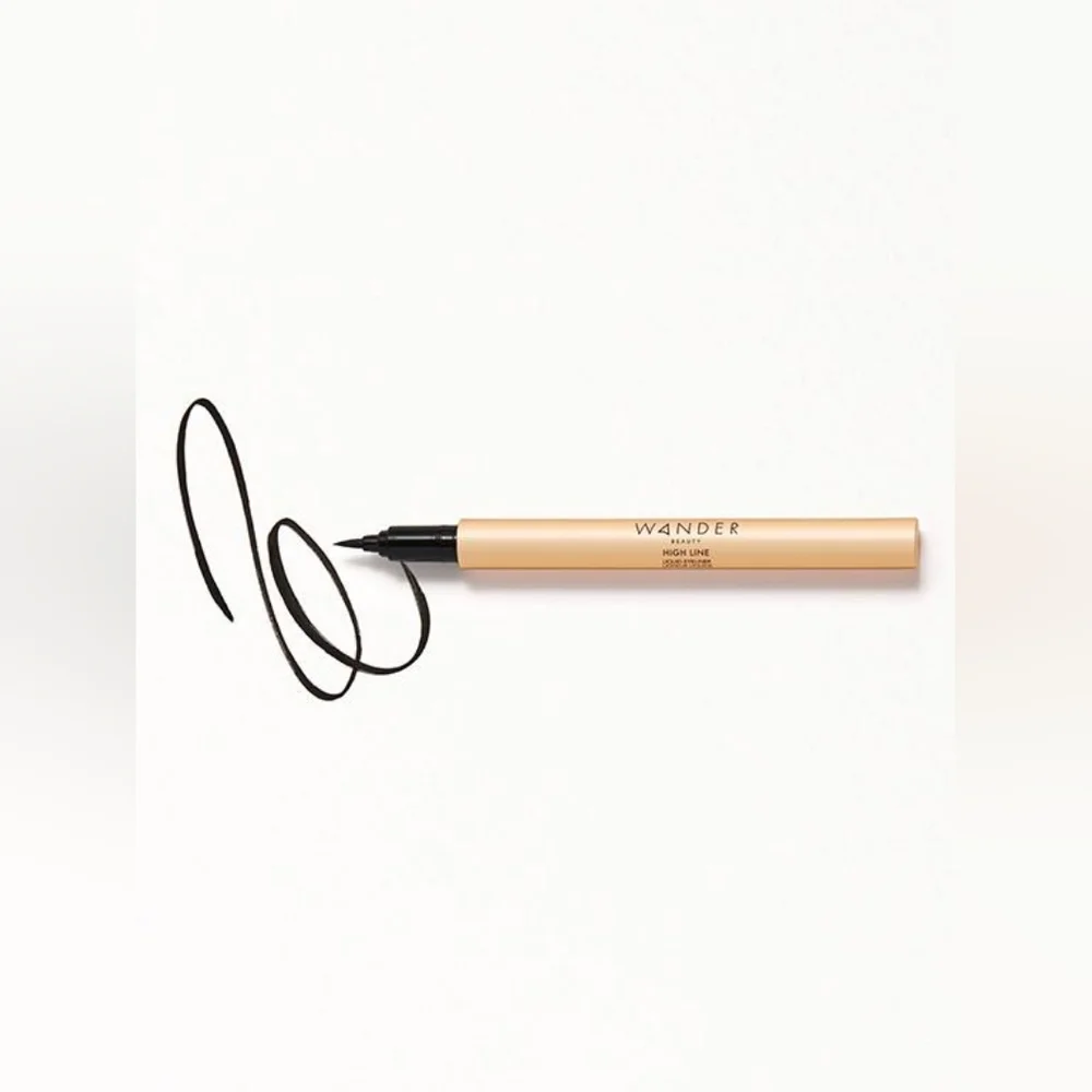 Wander Beauty High Line Liquid Eyeliner in Runway, 0.6ml/0.02fl oz